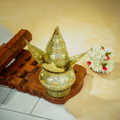 https://cdn.shopify.com/s/files/1/1857/6931/files/SRI_RUDRA_789_3133ddad-62af-4b22-9028-371a692650fc.jpg?v=1741325943