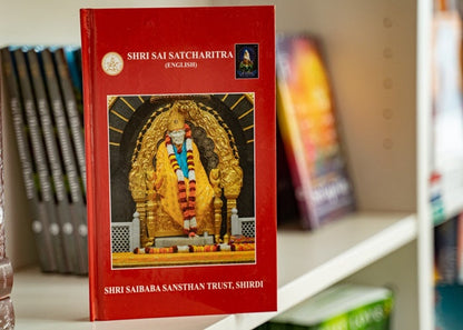 https://cdn.shopify.com/s/files/1/1857/6931/products/SaiSatcharitraBook-EnglishVersion2.jpg?v=1623129395