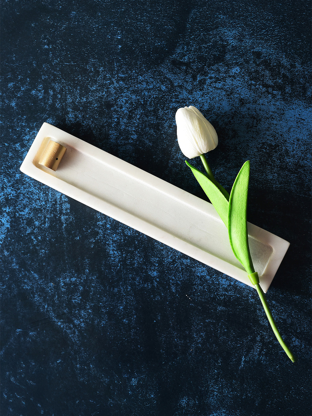 https://cdn.shopify.com/s/files/1/1857/6931/files/White_Sattva_Incense_Holder_1.jpg?v=1770816643