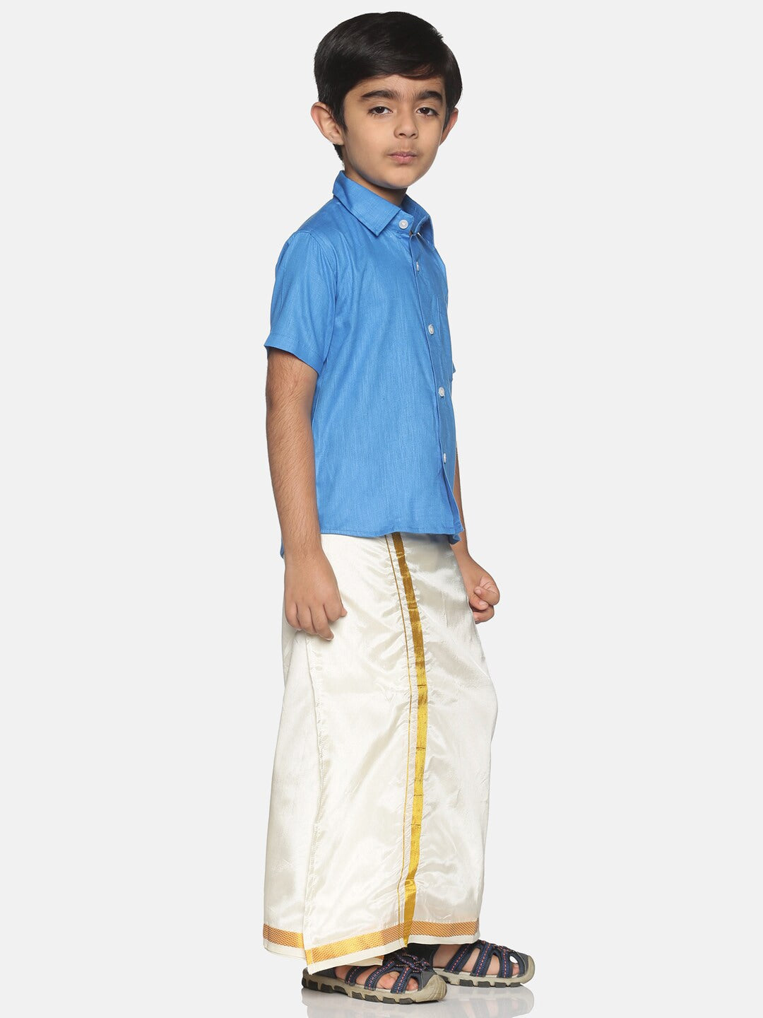 https://cdn.shopify.com/s/files/1/1857/6931/products/afc9541a-5472-4d6d-8d38-2a70f10914bd1632488957130BoysTraditionalSolidShirtandReadymadeVeshti4.jpg?v=1661584651