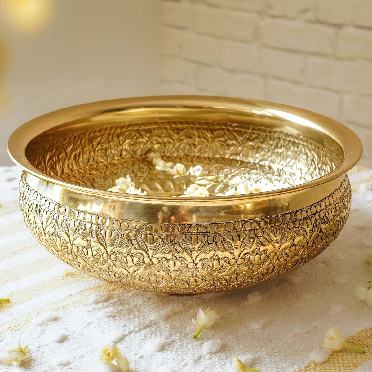 Image 2 of Behoma Anandi Urli – Large