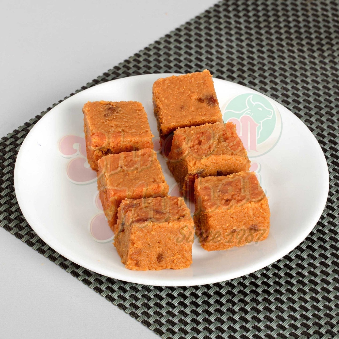 https://cdn.shopify.com/s/files/1/1857/6931/files/anjeer-kalakand-403766.jpg?v=1762168883