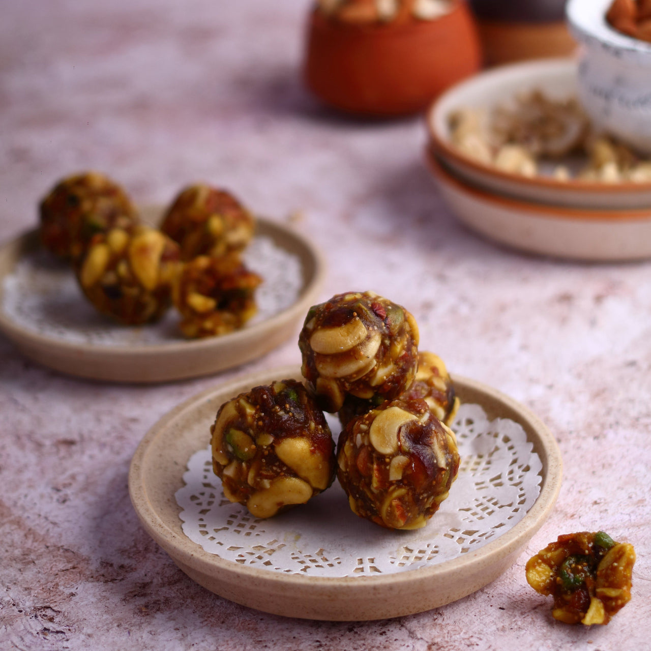 https://cdn.shopify.com/s/files/1/1857/6931/files/anjeerdryfruitladdu.jpg?v=1765200239
