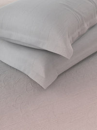 https://cdn.shopify.com/s/files/1/1857/6931/products/b38fbf87-7683-4730-ba70-6e520e9a0c551681711421041Bedsheets4.jpg?v=1703226767