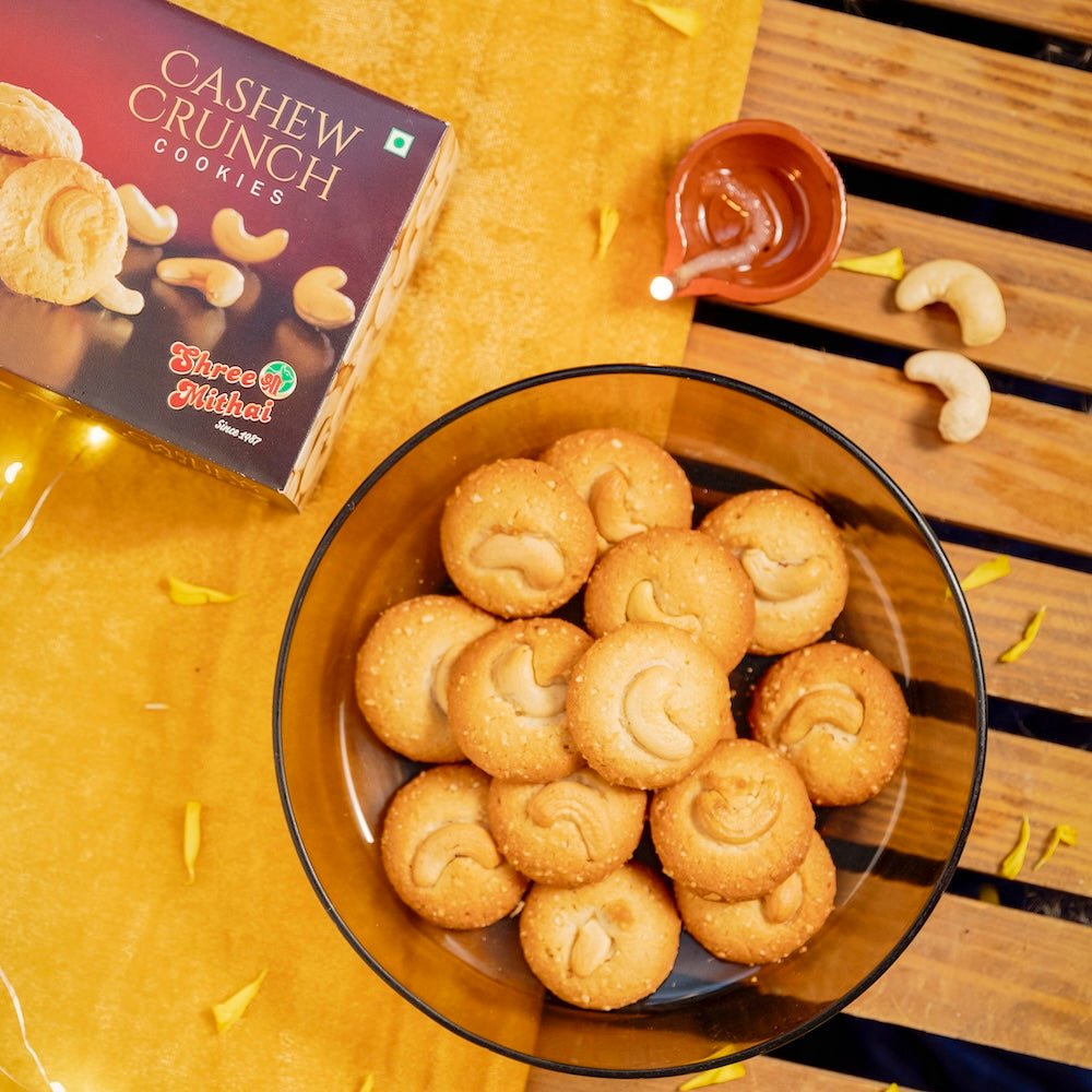 https://cdn.shopify.com/s/files/1/1857/6931/files/cashew-crunch-cookies-200665.jpg?v=1762169575