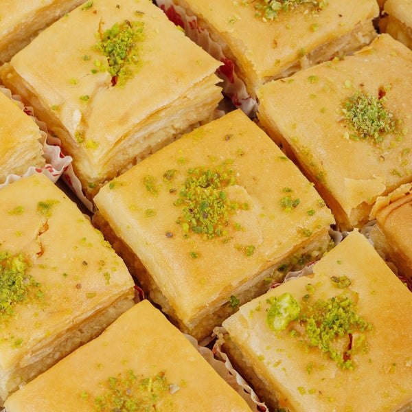 https://cdn.shopify.com/s/files/1/1857/6931/files/cashew-square-baklava-7582941.jpg?v=1762169202