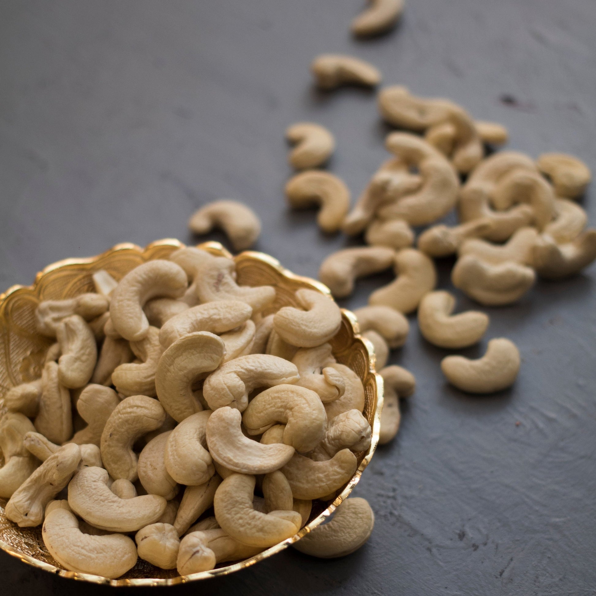 https://cdn.shopify.com/s/files/1/1857/6931/files/cashews_b71e257f-04ed-4f9b-8971-f20ff90d5536.jpg?v=1765199272