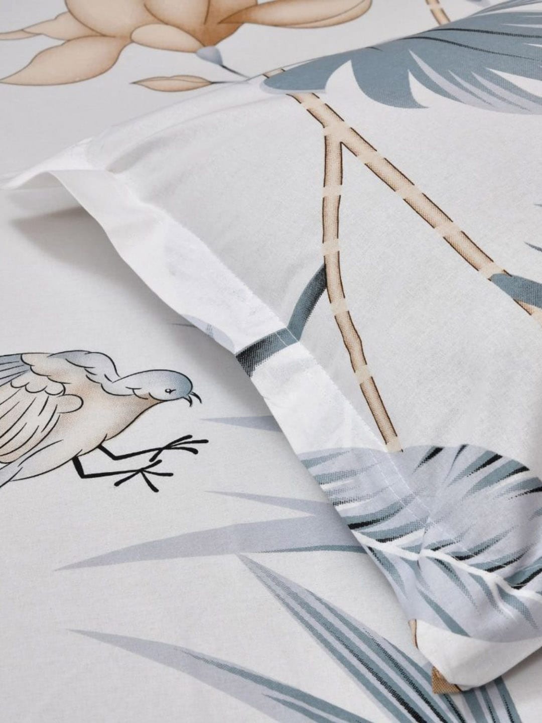https://cdn.shopify.com/s/files/1/1857/6931/products/d824b899-bcf7-4065-922d-691fd3eaa4511679758424854Bedsheets4.jpg?v=1703220653