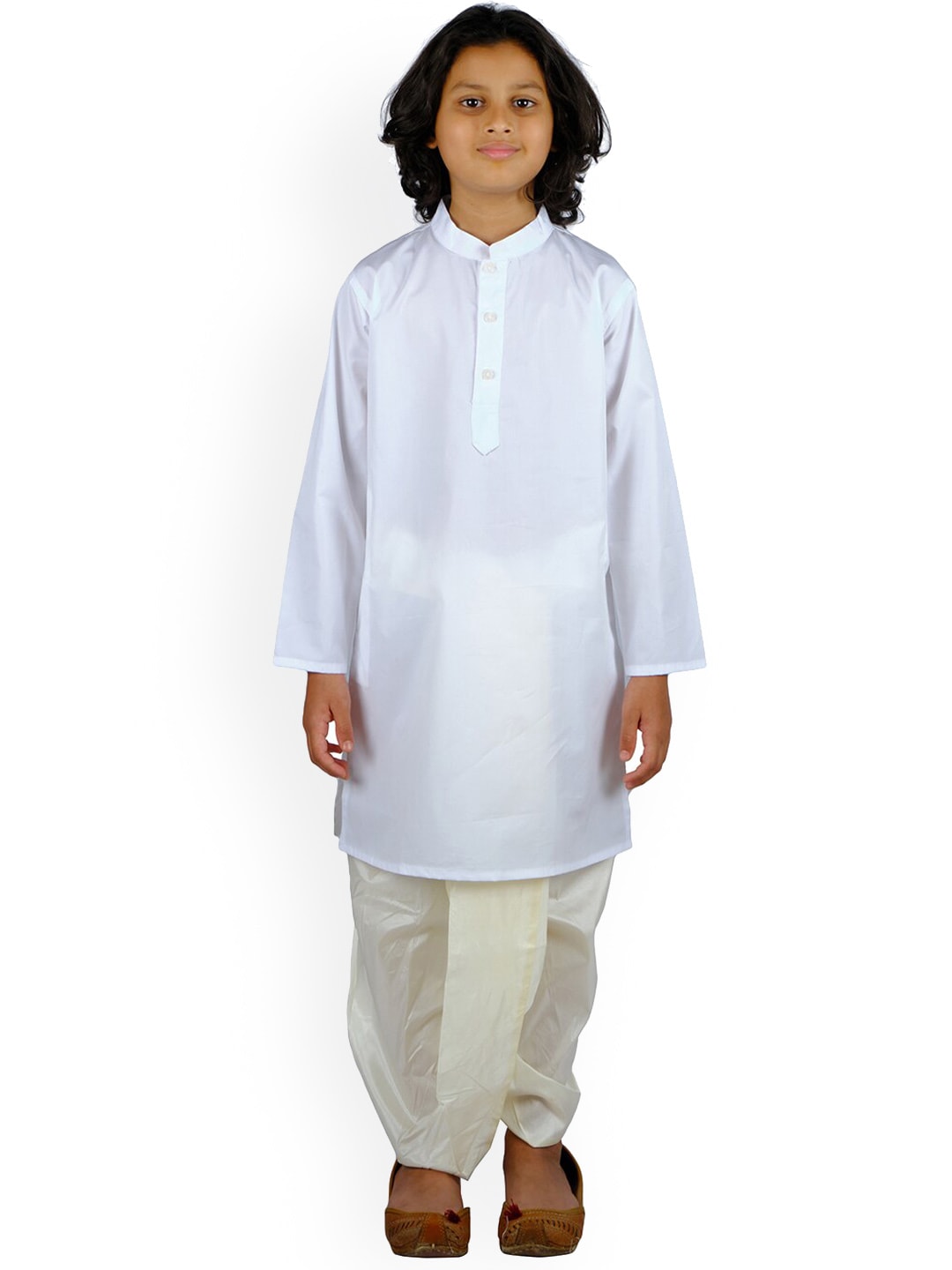 https://cdn.shopify.com/s/files/1/1857/6931/products/d9197ad0-7fa2-47ce-912d-cd540caf69131654748548776SethukrishnaBoysWhiteAngrakhaPureCottonKurtawithPyjamas1.jpg?v=1661582291
