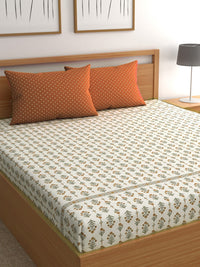 https://cdn.shopify.com/s/files/1/1857/6931/products/dad4c0b3-3ea6-4d50-82d2-c6116f2677701670843642504CHHAVIINDIACream-ColouredOrangeFloral210TCKingBedsheetwith2P1.jpg?v=1703165741