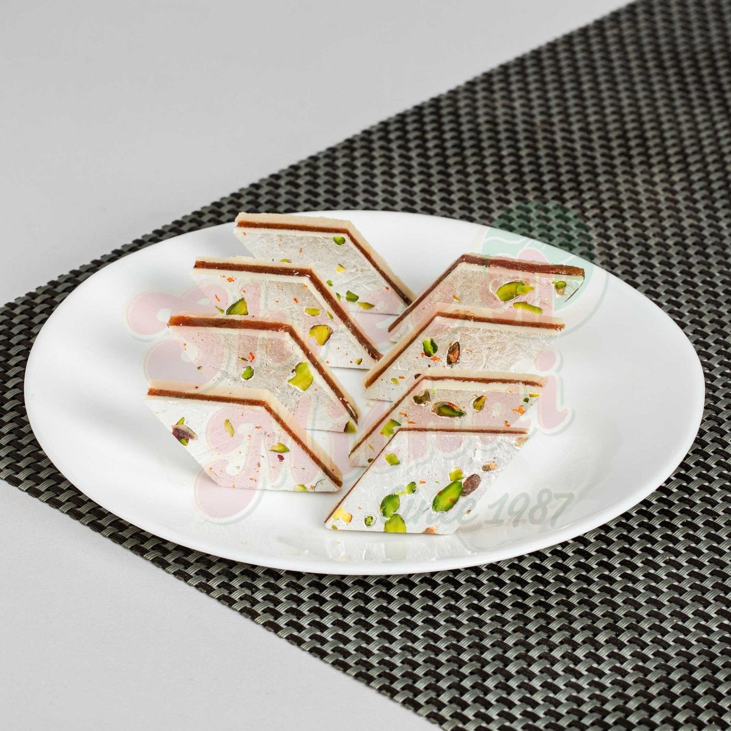 https://cdn.shopify.com/s/files/1/1857/6931/files/dates-burfi-813704.jpg?v=1762168847