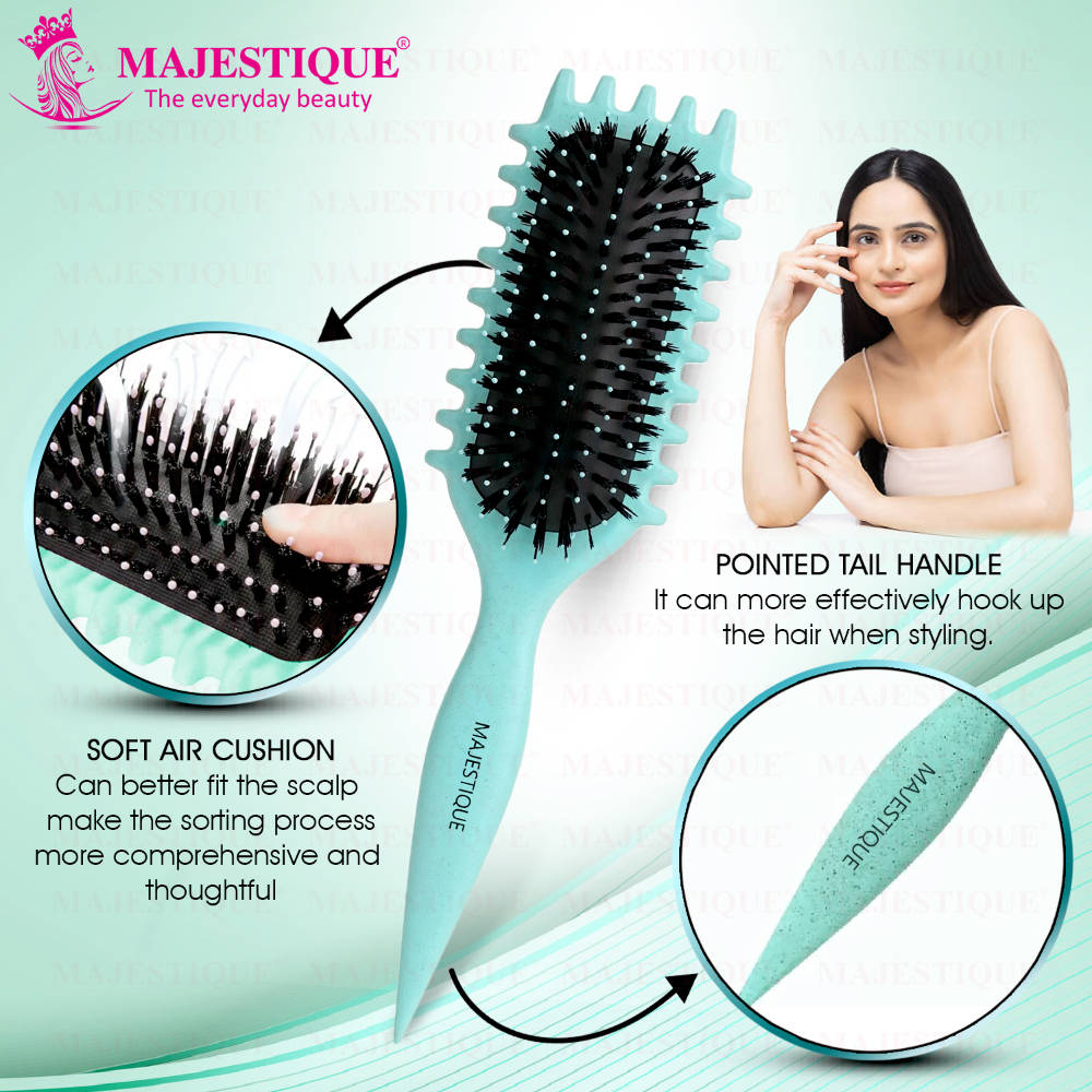 Image 4 of Majestique Curly Detangler Flat Hair Brush