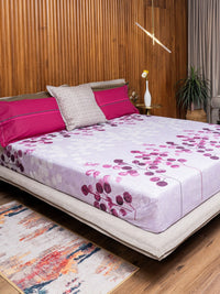 https://cdn.shopify.com/s/files/1/1857/6931/products/ec29440c-3e8f-4362-9678-a68bbedba0501677670553313URBANSPACEDivinePurplePinkFloralPrintedPureCotton144TCDouble1.jpg?v=1762418400