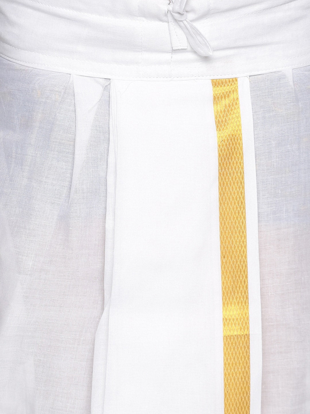 https://cdn.shopify.com/s/files/1/1857/6931/products/f1e075f4-b20a-497d-bcd1-fbcbc096ef901640066630449SethukrishnaBoysBluePureCottonKurtawithTrousers3.jpg?v=1661581629