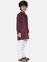 https://cdn.shopify.com/s/files/1/1857/6931/products/fa5a07a0-70fd-4163-98d1-06d0d02fa8401639672588955SethukrishnaBoysMaroonPleatedPureCottonKurtawithPyjamas4.jpg?v=1661575535