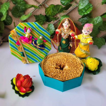 https://cdn.shopify.com/s/files/1/1857/6931/files/ghewar-hamper-1-sweedesi-451441.jpg?v=1784881271