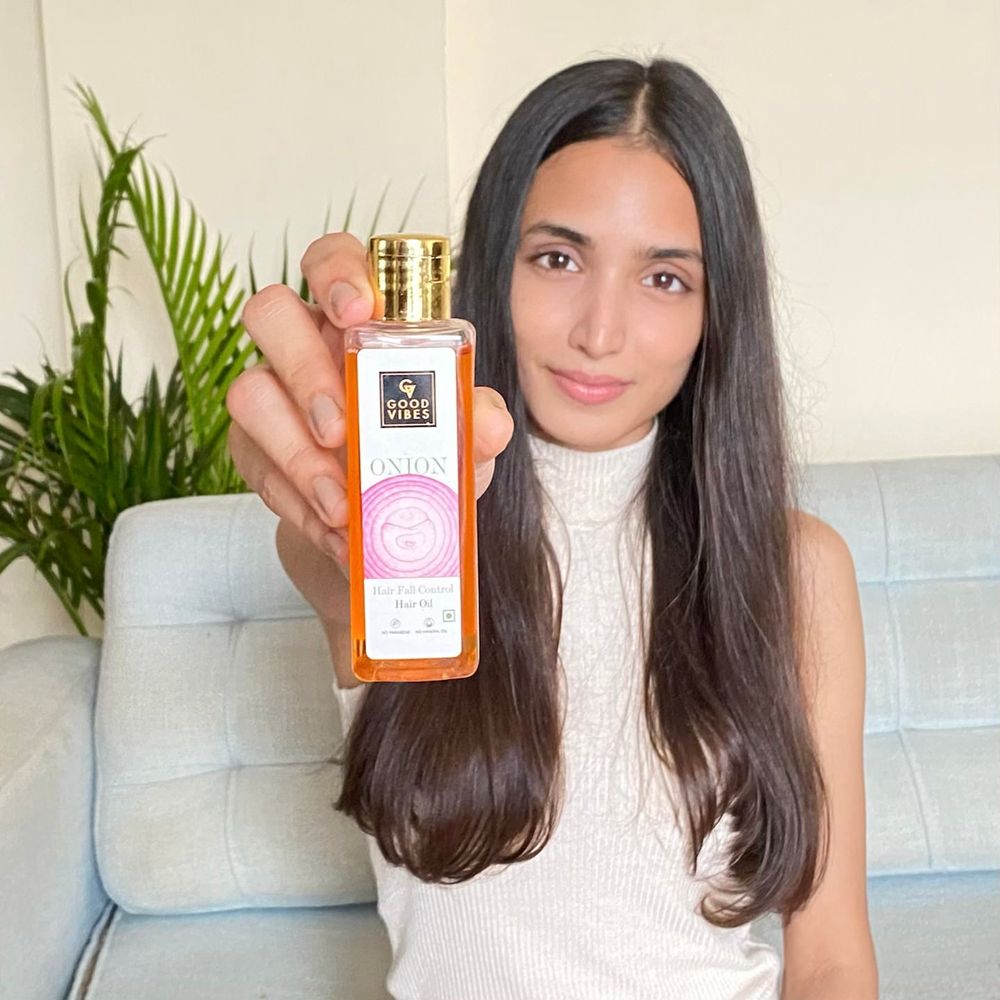 https://cdn.shopify.com/s/files/1/1857/6931/products/good-vibes-onion-hair-fall-control-hair-oil-100-ml_9_display_1627649579_e5322409.jpg?v=1646299329