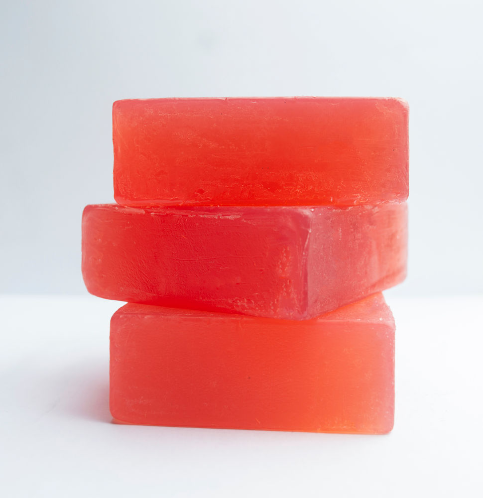 https://cdn.shopify.com/s/files/1/1857/6931/products/good-vibes-tomato-clarifying-handmade-soap-bar-pack-of-3-100g-x-3_9_display_1602919801_f3c91f88.jpg?v=1646387417