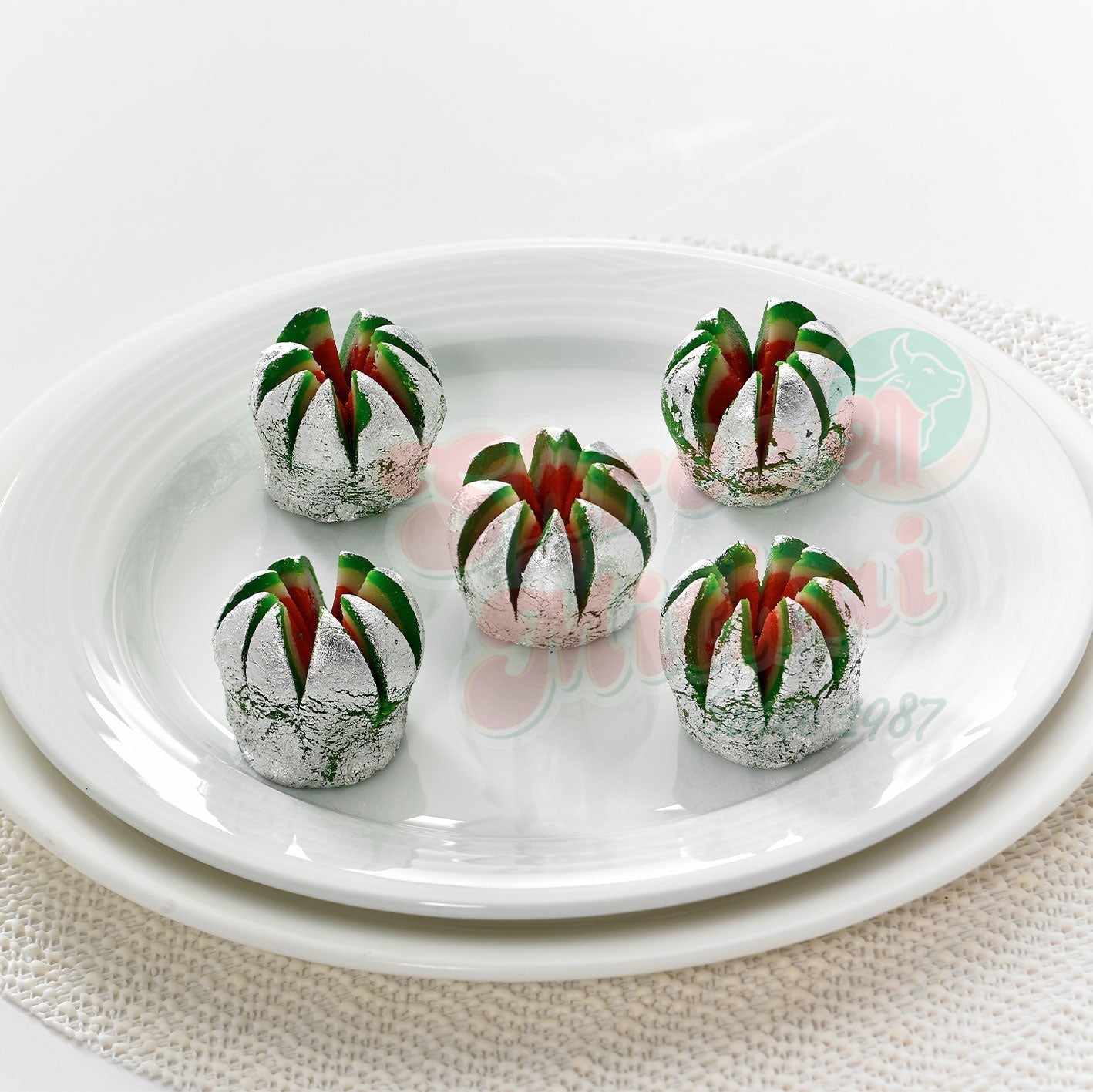 https://cdn.shopify.com/s/files/1/1857/6931/files/kaju-flower-116893.jpg?v=1762169254