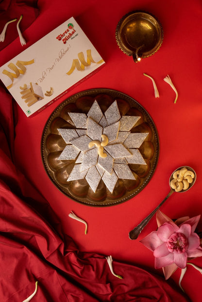 https://cdn.shopify.com/s/files/1/1857/6931/files/kaju-katli-914224.jpg?v=1762169043