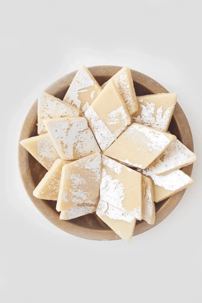 https://cdn.shopify.com/s/files/1/1857/6931/files/kaju-kattli.webp?v=1768913056