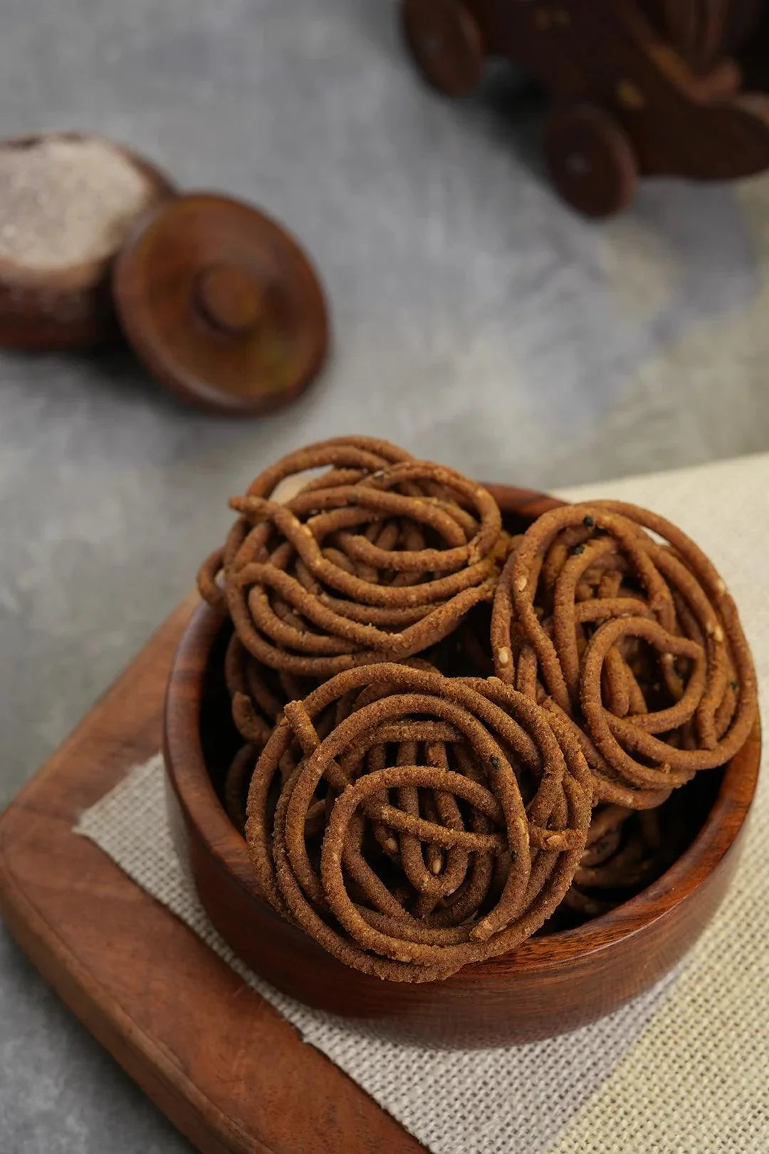https://cdn.shopify.com/s/files/1/1857/6931/files/ragi-murruku.webp?v=1768912933