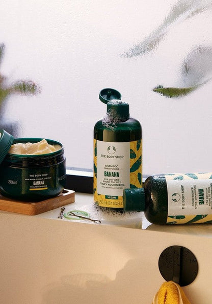 https://cdn.shopify.com/s/files/1/1857/6931/files/range_banana_haircare_9_inroips112.jpg?v=1714556131