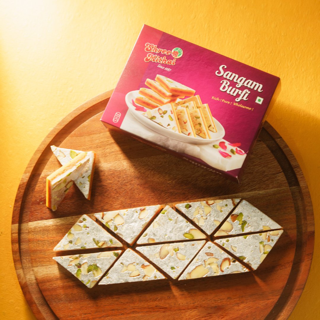https://cdn.shopify.com/s/files/1/1857/6931/files/sangam-burfi-651195.jpg?v=1762168993