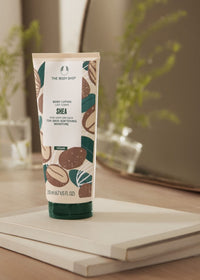 https://cdn.shopify.com/s/files/1/1857/6931/files/shea_body_lotion_3.jpg?v=1755083587