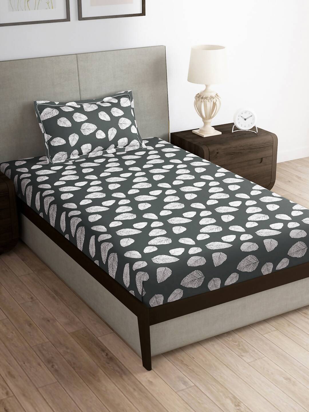 https://cdn.shopify.com/s/files/1/1857/6931/products/xrzAFt5py6.jpg?v=1703220653